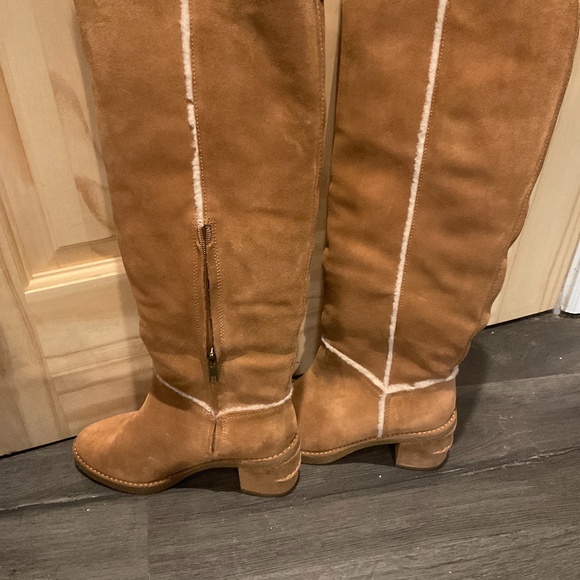 UGG TALL BOOTS CHESTNUT SIZE 6 WORN 2 TIMES - Picture 1 of 4